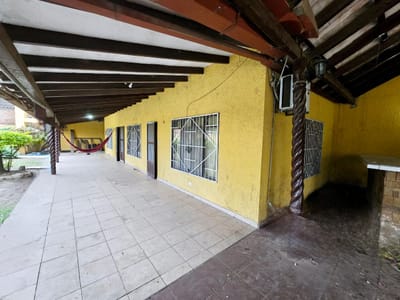 Inmueble # 307 CASA Sobre avenida internacional 9no anillo 