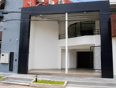 En alquiler Locales comerciales independiente zona Equipetrol