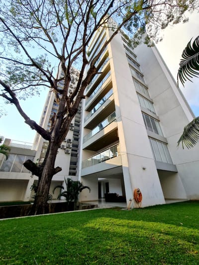 Departamento de Lujo de 1 Dorm. con Precio de Ocasión en Equipetrol!