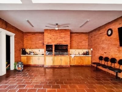  Propiedad Multifuncional en Venta – Avda. Gral. Santos, Asunción