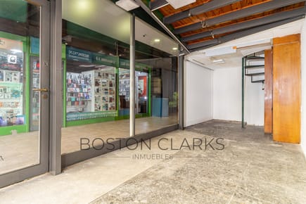 Local Comercial En Alquiler De Dos Plantas En El Centro