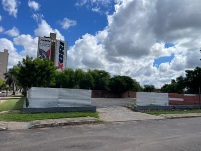 Terreno en alquiler en el corazón del Barrio San Jorge, Asunción. 