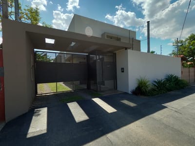 Amplio Dúplex en el Barrio San Jorge - Asunción