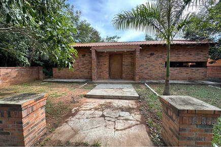 Casa con piscina en Ypacaraí – Barrio Cerrado Miralago J.A