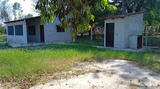 Terreno Con Casa A Venta.