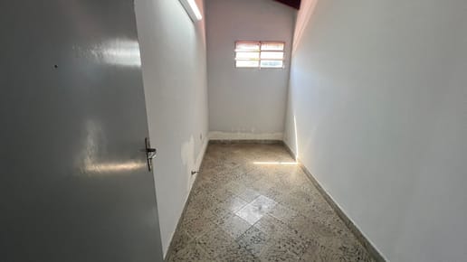 Amplia Casa en Venta en Lambaré – EXCELENTE UBICACIÓN!