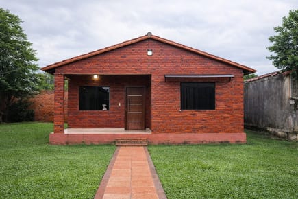 Casa en Venta en Ñemby Pai Ñu | Sobre Asfalto | Apta Crédito y Che Róga Porã