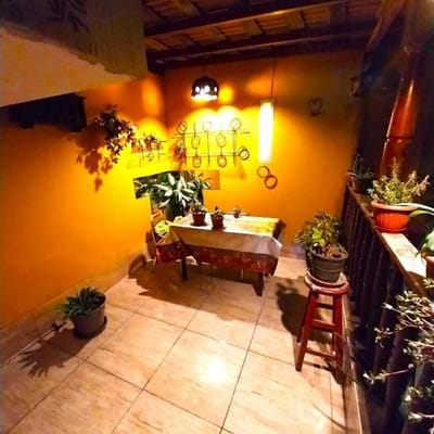 SE ALQUILA HABITACIONES AMOBLADAS SOLO PARA DAMAS EJECUTIVAS O ESTUDIANTES