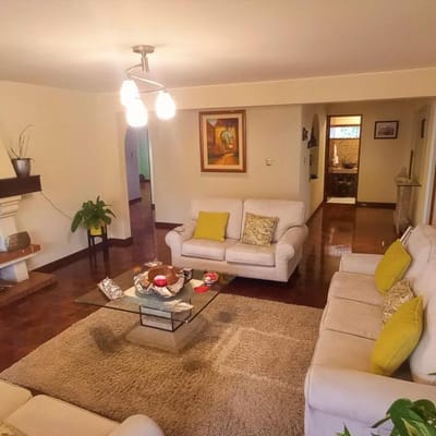 EN VENTA HERMOSO DEPARTAMENTO -  SURCO