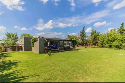 Venta de casa en Colinas de Carrasco. 3 dorm, 2 baños, jardín , parrillero.