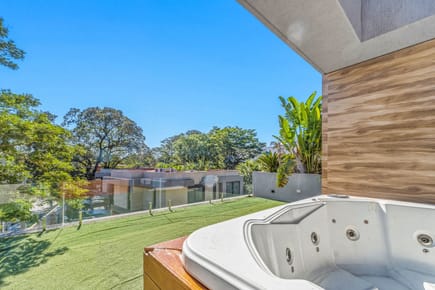 TRIPLEX EN BARRIO CERRADO COLINAS DEL GOLF
