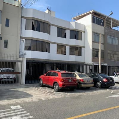 VENDO DOS DEPARTAMENTOS M DE DOS DORMITORIOS EN URB PORTADA DEL SOL