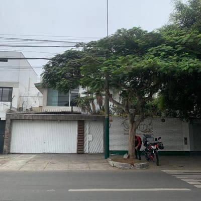 EXELENTE UBICACION AV PEDRO VENTURO  URB HIGUERETA m ml x ml