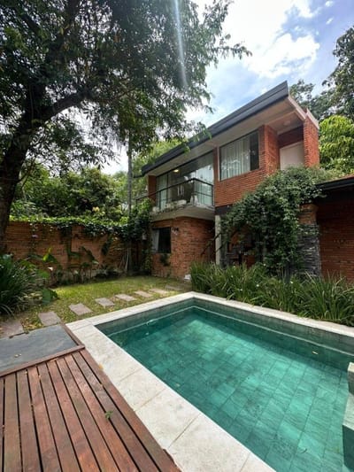 VENDO CASA AMOBLADA CON 4 DORMITORIOS EN SUITE EN SAN BERNARDINO