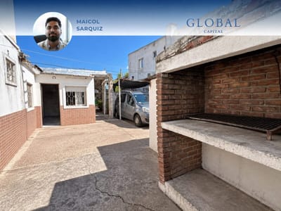 Casa 2 Dormitorios en Alquiler - La Teja - Garaje y Patio con Parrillero.