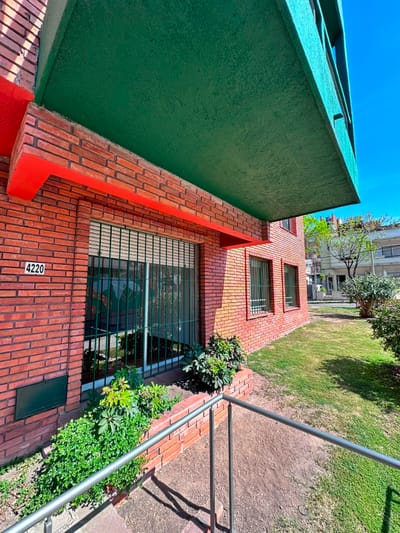 Dueño Vende - Apartamento 2 Dormitorios C/ Cochera - Próximo A Rambla De Buceo 