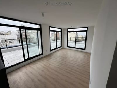 Apto a estrenar 4 dormitorios, 2 baños y terraza-Centro