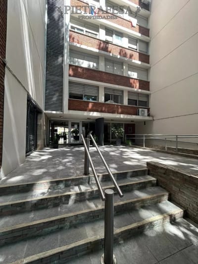 Apto en venta con renta 3 dormitorios, 2 baños, garaje-Centro