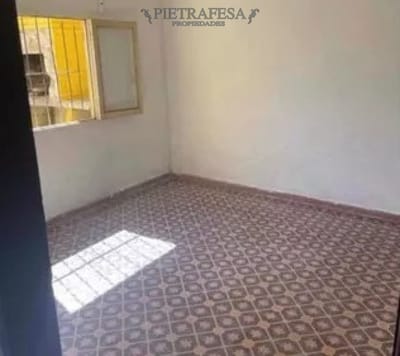 Casa en venta con renta!! , 2dormitorios, 1baño, patio, garaje- Colón.