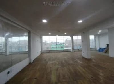 Showroom + Depósito para empresas con renta