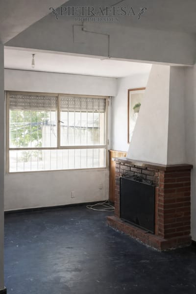 Casa en venta, 3 dormitorios, 1 baño, patio con parrillero. La Blanqueada.