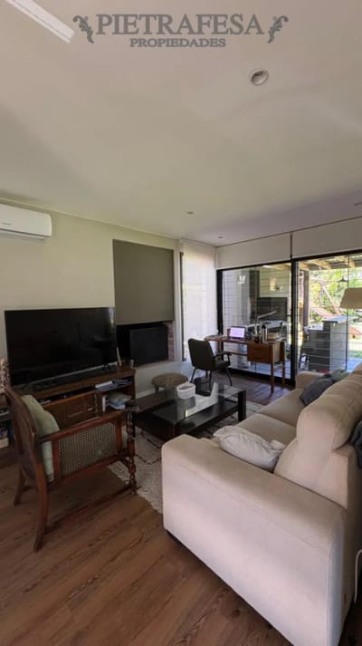 Casa en venta, 4 dormitorios, 3 baños, patio, barbacoa, piscina, cochera. Lagomar.