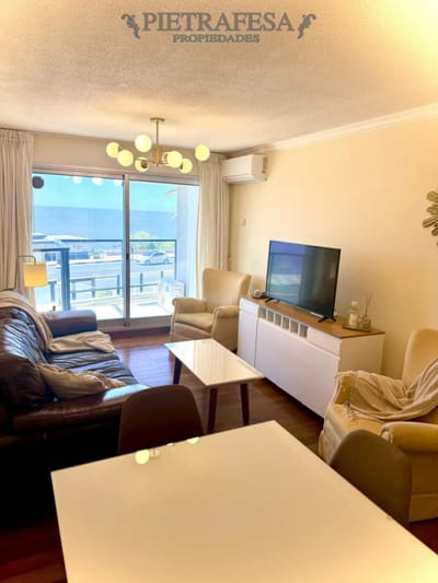 Apartamento en venta, 2 dormitorios, 2 baños, terraza, patio, garaje. Malvin.