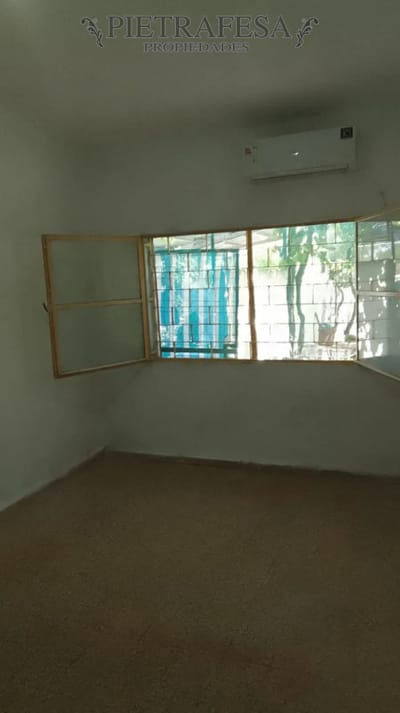 Apartamento en alquiler, 1 dormitorio, 1 baño, cochera. Solymar.