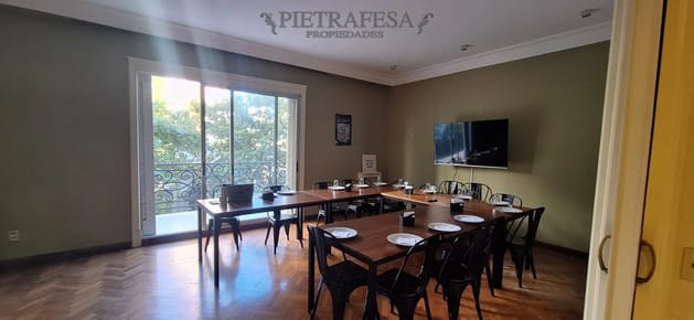 Apartamento en alquiler, 6 dormitorios, 5 baños, terraza. Centro.