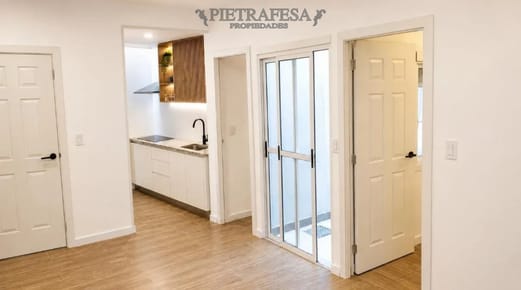 Apartamento en alquiler, 2 dormitorios, 1 baño, azotea. Tres Cruces. Sin gastos comunes.