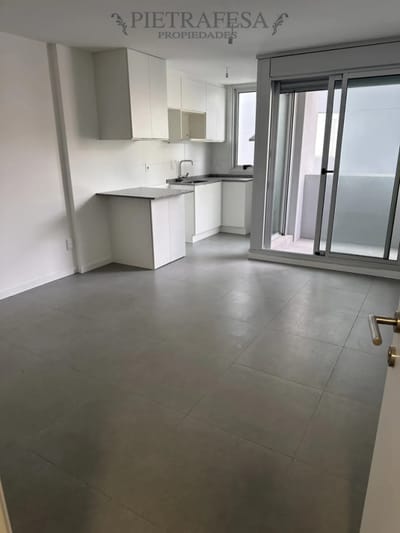 Apartamento en alquiler, 1 dormitorio, 1 baño, terraza. La Blanqueada.
