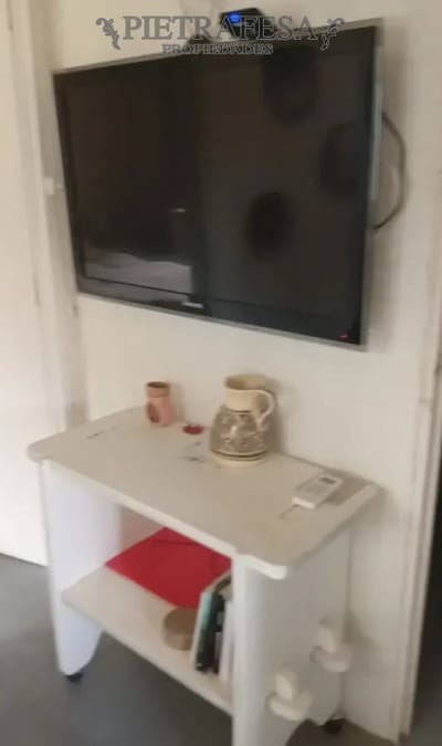 Casa en alquiler, 2 dormitorios, 1 baño, patio. Carrasco.