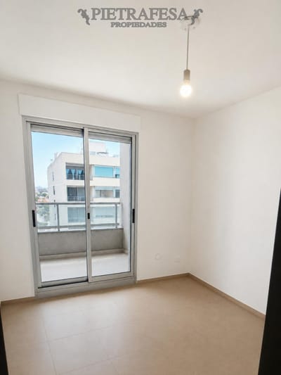 Bulevar Artigas, Tres cruces apartamento 1 dormitorio, garaje BOX