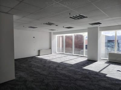 Oficina en alquiler en WTC, 1 baño. Buceo.
