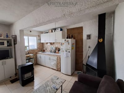 Apartamento en alquiler, 2 dormitorios, 1 baño, patio. Cerrito.