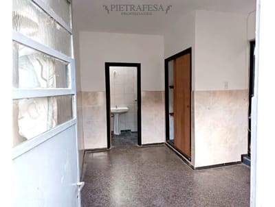Apartamento en alquiler, 2 dormitorios, 1 baño. Sin gastos comunes. Nuevo Paris.