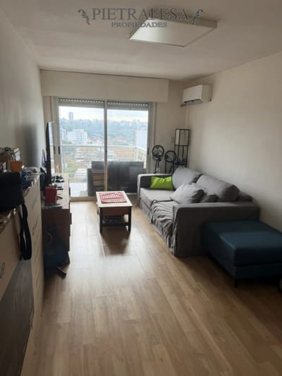 Apartamento en alquiler, 2 dormitorios, 2 baños, terraza, garaje. Pocitos.