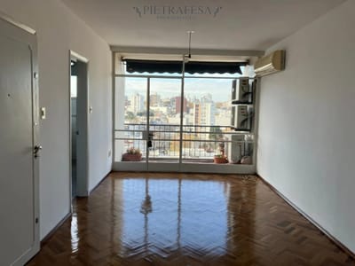 Apartamento en alquiler, 2 dormitorios, 2 baños, terraza, garaje. Pocitos.
