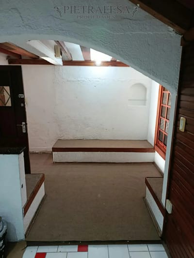 Apartamento en alquiler, 3 dormitorios, 1 baño, azotea. Sin gastos comunes. Parque Batlle.