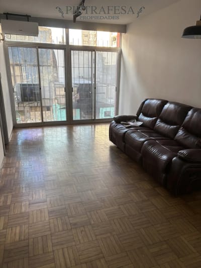 Apartamento en alquiler, 1 dormitorio, 1 baño, terraza lavadero. Barrio Sur.