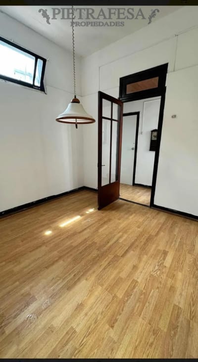 Apartamento en alquiler, 2 dormitorios, 1 baño. Sin gastos comunes. Cordón.