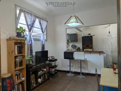 Casa en venta, 3 dormitorios, 2 baños, terraza . Tres cruces