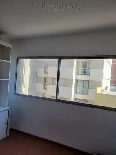 Apartamento en alquiler, monoambiente, 1 baño. Cordón.
