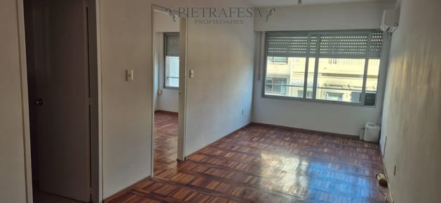 Apartamento en alquiler, 1 dormitorio, 1 baño, garaje. Centro.