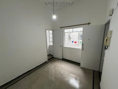 Apartamento en alquiler, 1 dormitorio, 1 baño. Cordón.