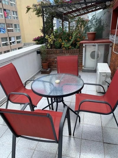Penthouse en venta con RENTA!! 1 dormitorio, 1 baño y terraza- Cnel. Brandzen-Tres Cruces con Renta