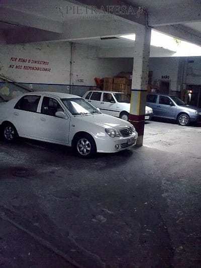 Local en venta con renta - Cocheras- Av. Rivera- Pocitos