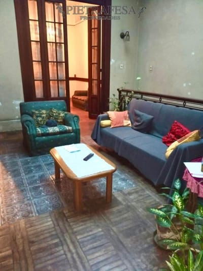 Casa en venta 5 dormitorios, 2 baños, patio y azotea-Avenida Uruguay-Cordón
