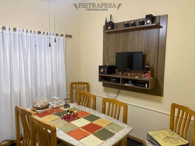 Apartamento en venta, 2 dormitorios, 1 baño y patio- Pte Lorenzo Batlle -Tres Cruces