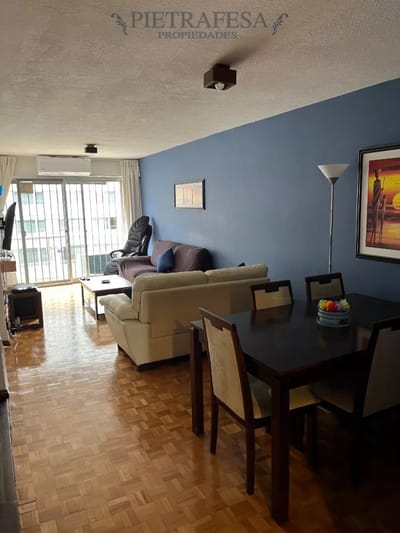 Apartamento en venta 2 dormitorios, 2 baños, balcón y garaje-21 De Setiembre -Punta Carretas